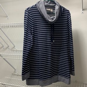 New Chico’s sz 2 sweatshirt.